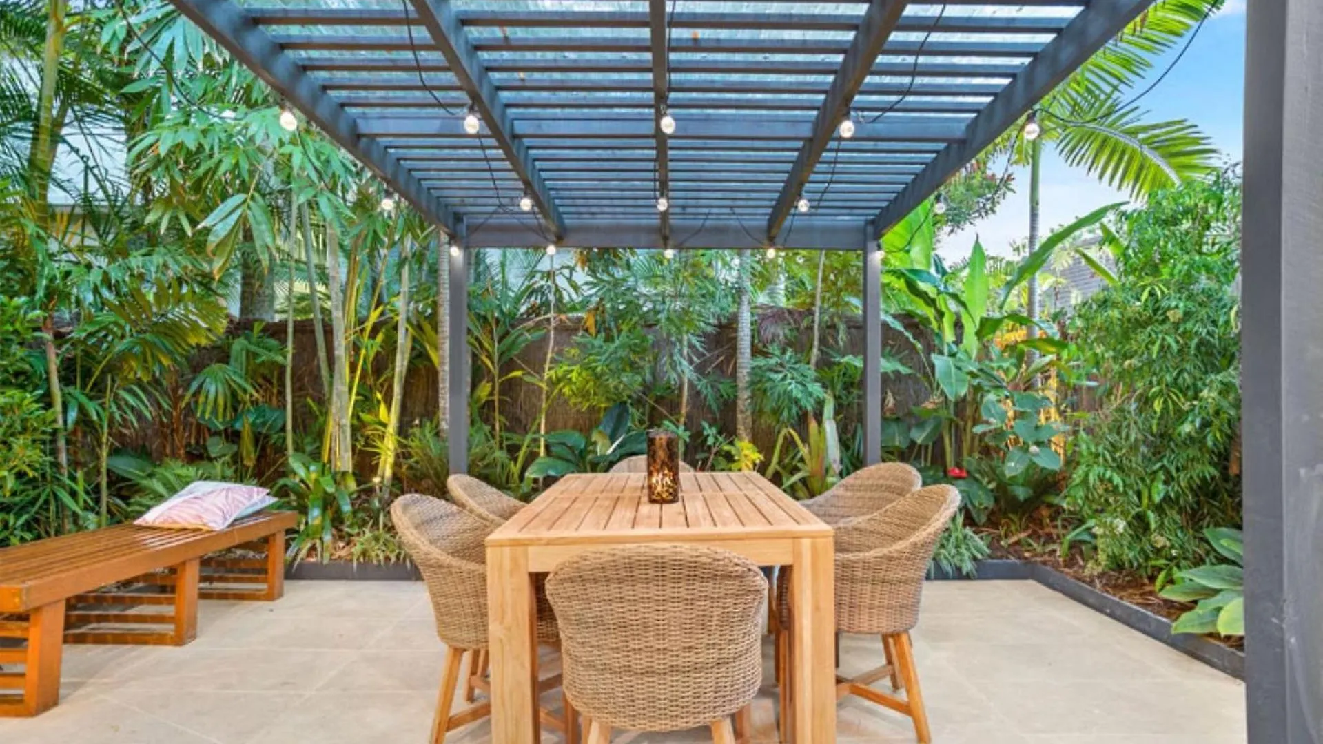 Little Treasure 3.13 Mitti Street Apartment Noosa Heads